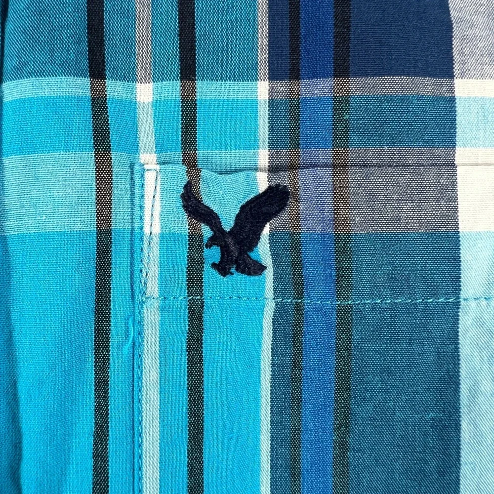 American Eagle Mens Shirt Medium Blue Plaid Long Sleeve Button Down Classic Fit